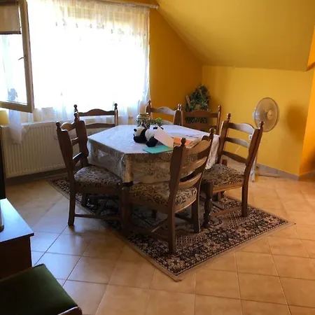 Apartman Szirtes Apartman